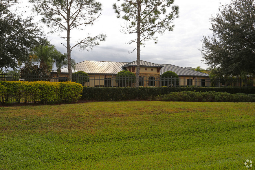 5501 Communications Pky, Sarasota, FL à vendre - Photo principale – Image 1 sur 5