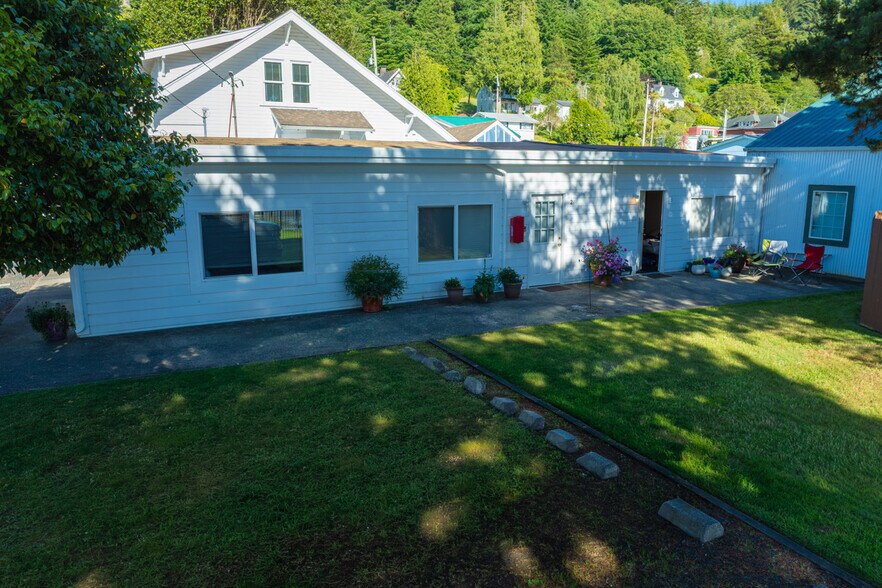 160 Spring St, Gardiner, OR à vendre - Photo de l’immeuble – Image 2 sur 2