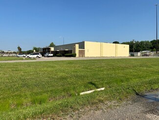 Plus de détails pour 5840-5860 E 25th St, Indianapolis, IN - Industriel/Logistique à vendre