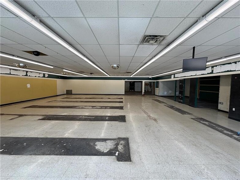 4700 Parallel Pky, Kansas City, KS à vendre - Photo intérieure – Image 3 sur 6