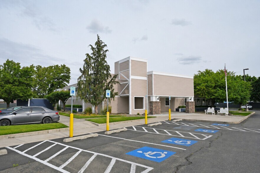 905 N 1st St, Yakima, WA à vendre - Photo de l’immeuble – Image 2 sur 21