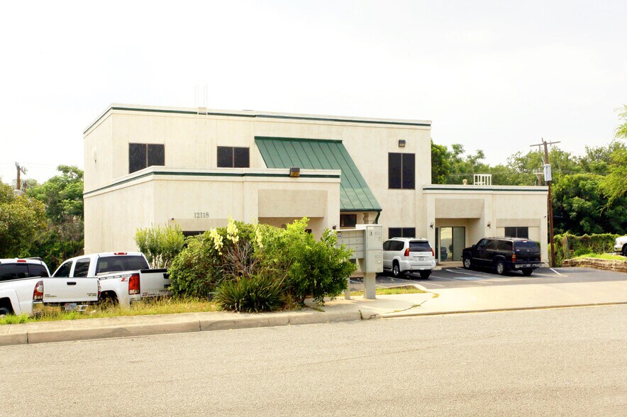 12118 Valliant St, San Antonio, TX à louer - Photo de l’immeuble – Image 2 sur 6