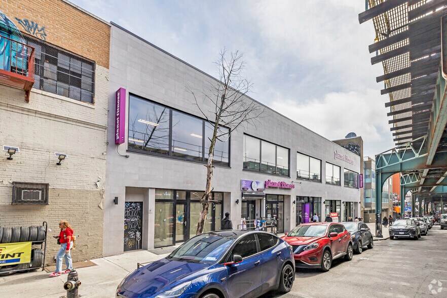 2070 Jerome Ave, Bronx, NY à vendre - Photo principale – Image 3 sur 9