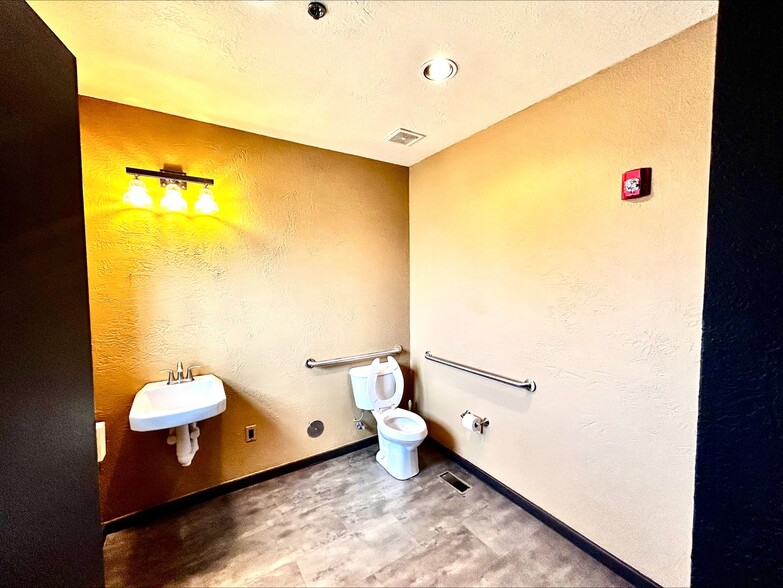 208 SW 10th Ave, Amarillo, TX à louer - Photo intérieure – Image 3 sur 5