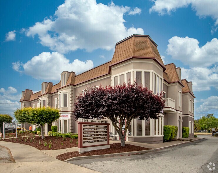 16165 Monterey Rd, Morgan Hill, CA à louer - Photo de l’immeuble – Image 3 sur 8