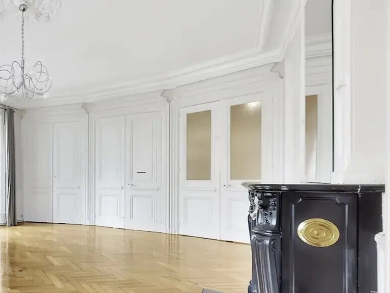 Bureau dans Paris à louer - Photo de l’immeuble – Image 2 sur 5