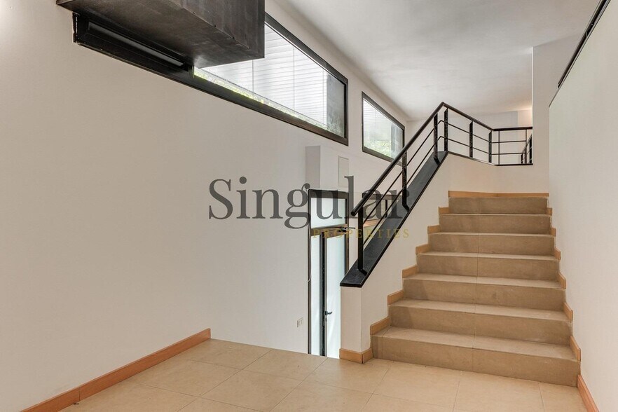Immeuble residentiel dans Barcelone, Barcelona à vendre - Photo de l’immeuble – Image 3 sur 7