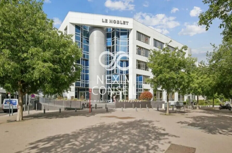 Bureau dans Colombes à louer - Photo de l’immeuble – Image 1 sur 5