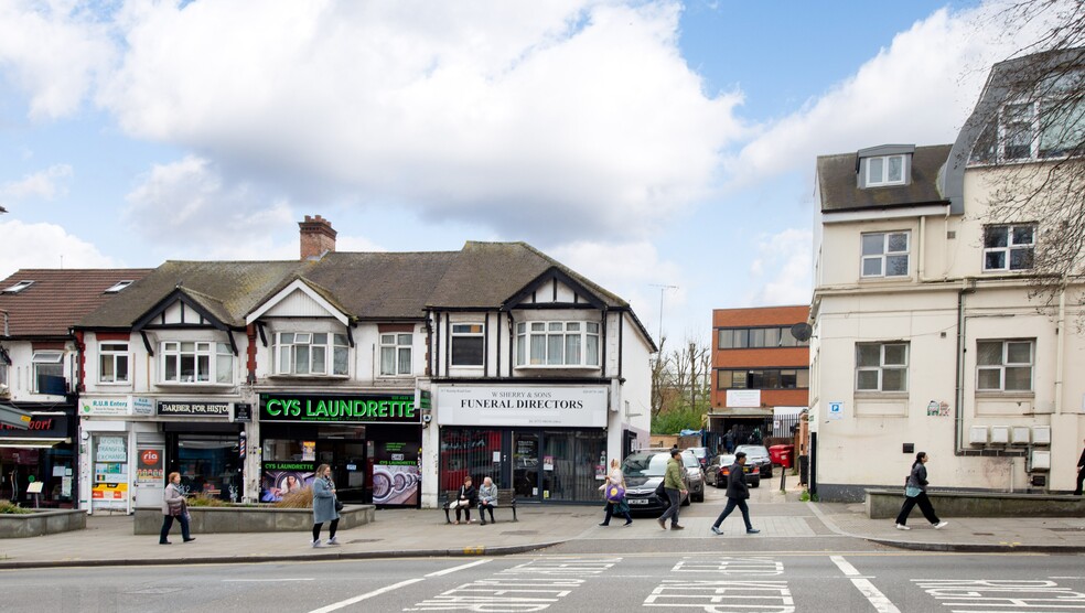317 Ruislip Road East, Greenford à vendre - Photo de l’immeuble – Image 3 sur 4