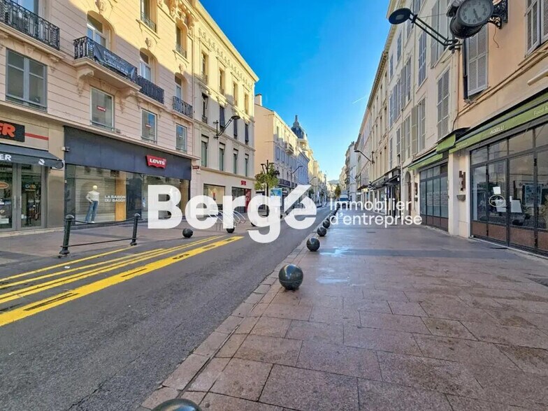 Local commercial dans Cannes à louer - Photo de l’immeuble – Image 1 sur 4