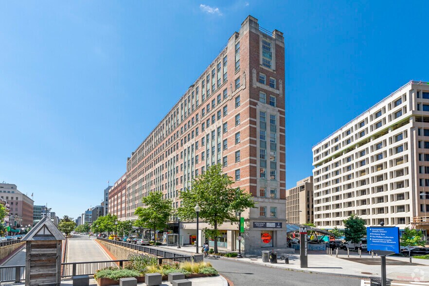 1350 Connecticut Ave NW, Washington, DC à louer - Photo de l’immeuble – Image 2 sur 12