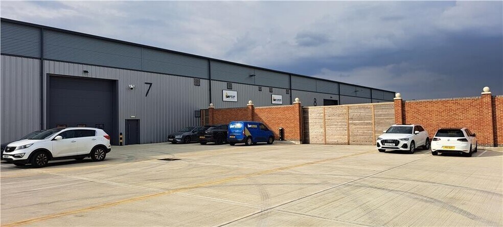 Broadmead Rd, Stewartby à louer - Photo de l’immeuble – Image 1 sur 2