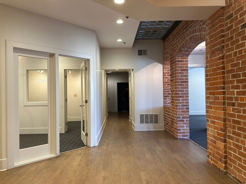 221-223 N Main St, Ann Arbor, MI à vendre - Photo intérieure – Image 2 sur 8