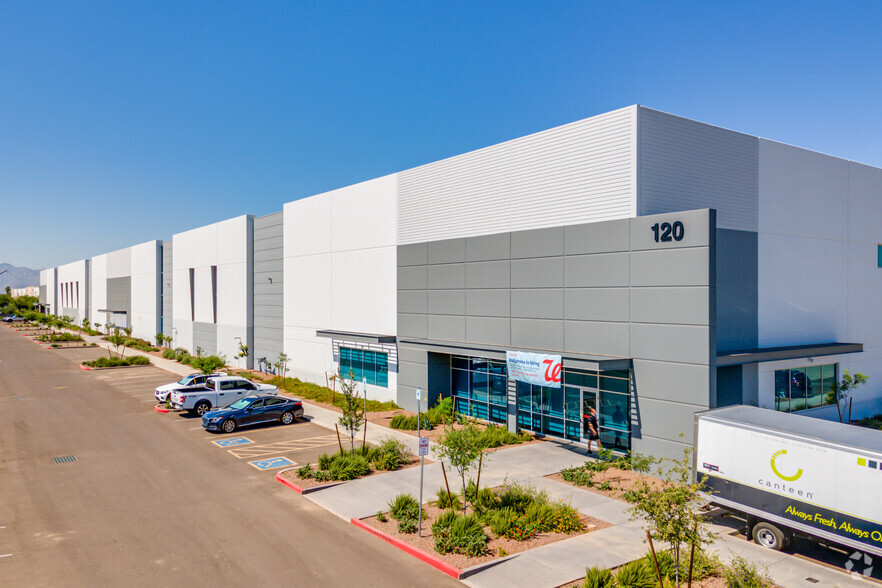 120 N 83rd Ave, Tolleson, AZ à louer - Photo de l’immeuble – Image 2 sur 9