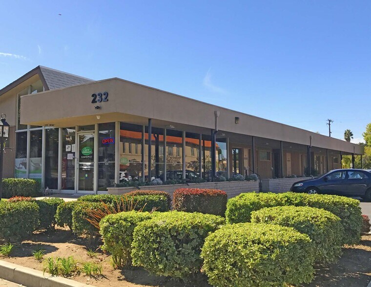 232 Cajon St, Redlands, CA à vendre - Photo principale – Image 1 sur 2