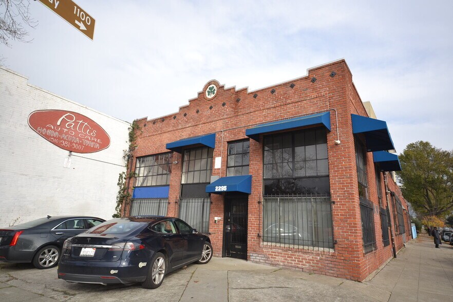 2295 San Pablo Ave, Berkeley, CA à louer - Photo principale – Image 1 sur 25