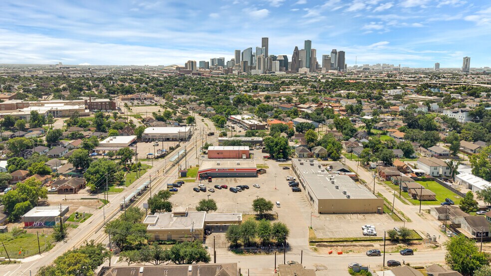 2601-2619 Fulton St, Houston, TX à louer - Photo de l’immeuble – Image 2 sur 18