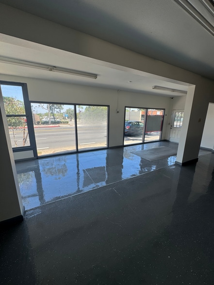 910 W 6th St, Corona, CA à louer - Photo de l’immeuble – Image 2 sur 17