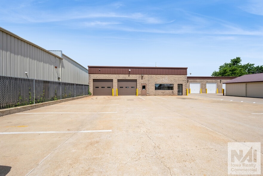 1030 Old Marion Rd NE, Cedar Rapids, IA à louer - Photo de l’immeuble – Image 3 sur 18