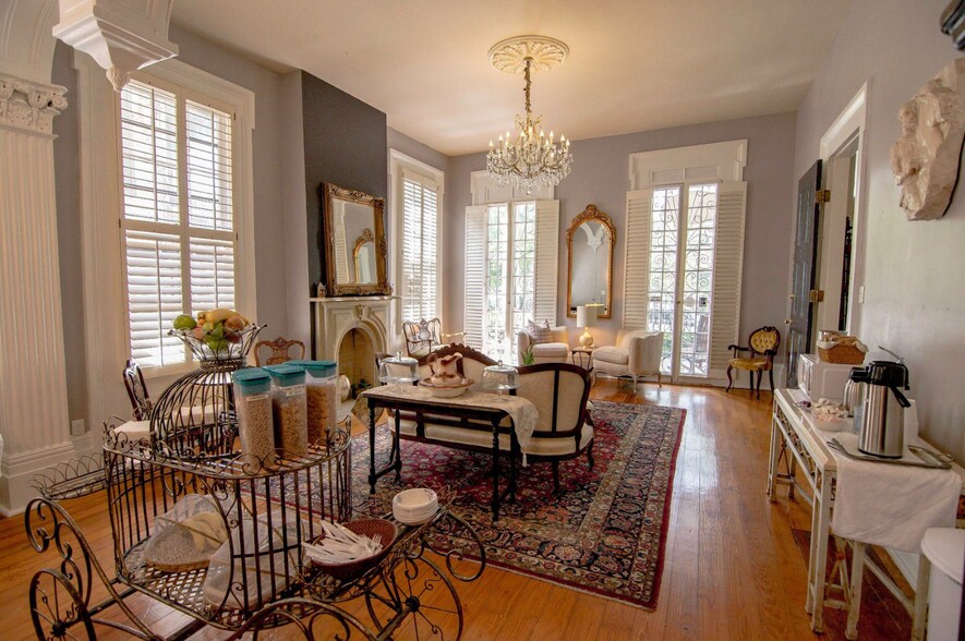 1244 Esplanade Ave, New Orleans, LA à vendre - Photo de l’immeuble – Image 3 sur 11