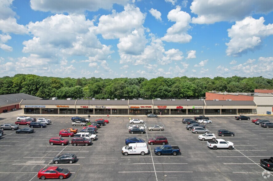 811 S Tillotson Ave, Muncie, IN à louer - Photo principale – Image 1 sur 4