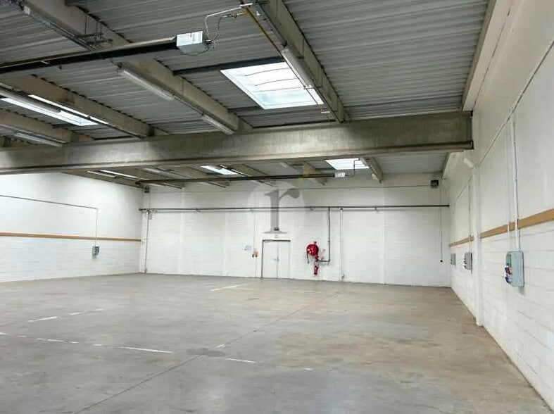 Local d'activités dans Roost-Warendin à vendre - Photo intérieure – Image 2 sur 7