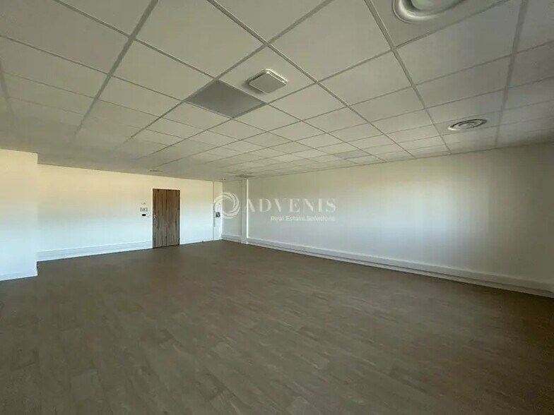Bureau dans Montredon-des-Corbières à vendre - Photo intérieure – Image 3 sur 8
