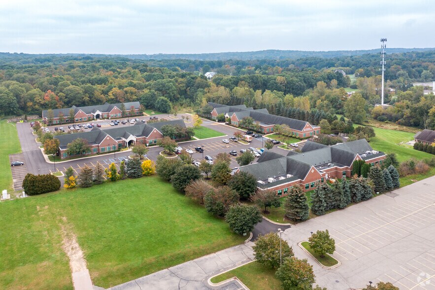 1150 Corporate Office Dr, Milford, MI à louer - Aérien – Image 2 sur 5