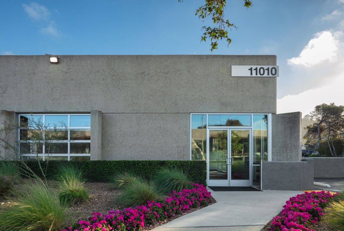 11010 Roselle St, San Diego, CA à louer Photo principale– Image 1 sur 6