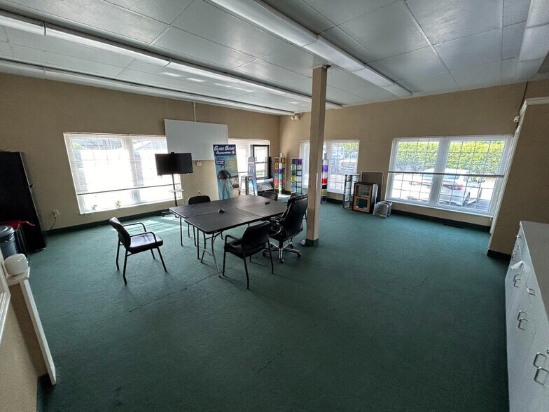 15501 Munn Rd, Cleveland, OH à louer - Photo intérieure – Image 1 sur 15