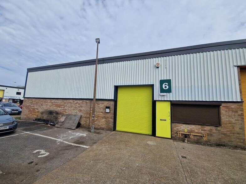 Limberline Spur, Portsmouth à louer - Photo de l’immeuble – Image 2 sur 4