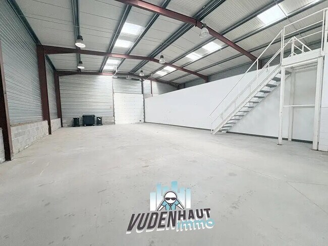 Plus de détails pour Industriel/Logistique à louer