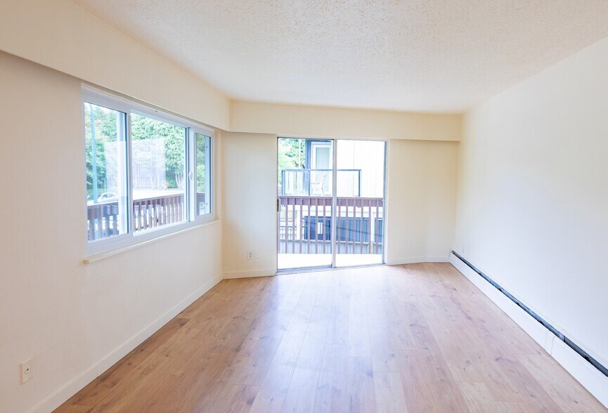 2178 Triumph St, Vancouver, BC à vendre - Photo intérieure – Image 3 sur 4