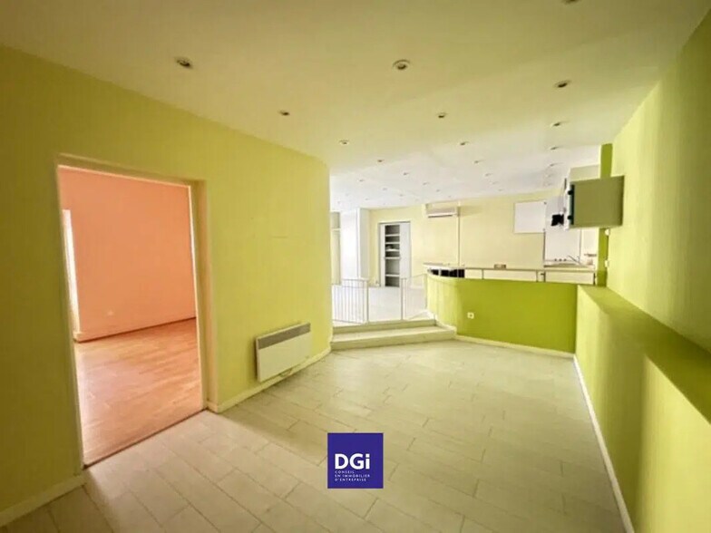 Bureau dans Nîmes à louer - Photo intérieure – Image 2 sur 6