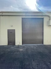 551-581 W Covina Blvd, San Dimas, CA à louer Photo de l’immeuble– Image 2 sur 12