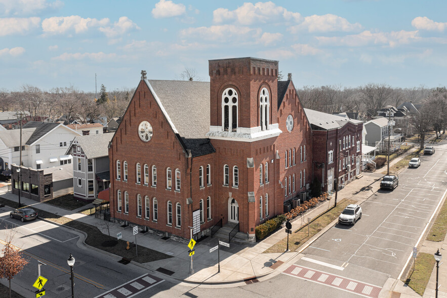 201 E Jefferson St, Franklin, IN à louer - Photo de l’immeuble – Image 1 sur 13