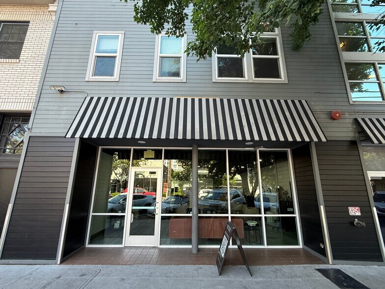 927 20th St, Sacramento, CA à louer - Photo de l’immeuble – Image 1 sur 29