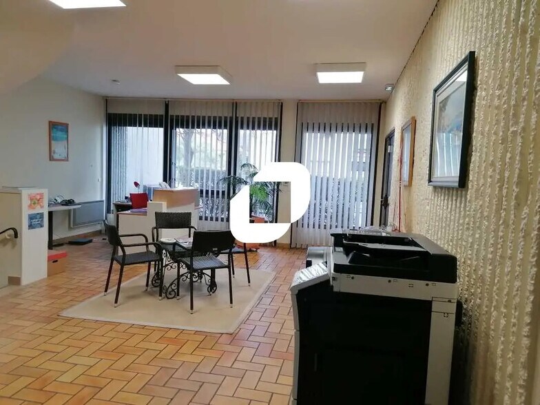 Bureau dans Savigny-sur-Orge à vendre - Photo de l’immeuble – Image 3 sur 10