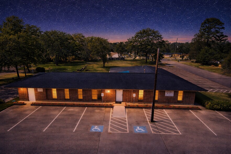 6711 Bayway Dr, Baytown, TX à vendre - Photo de l’immeuble – Image 2 sur 28