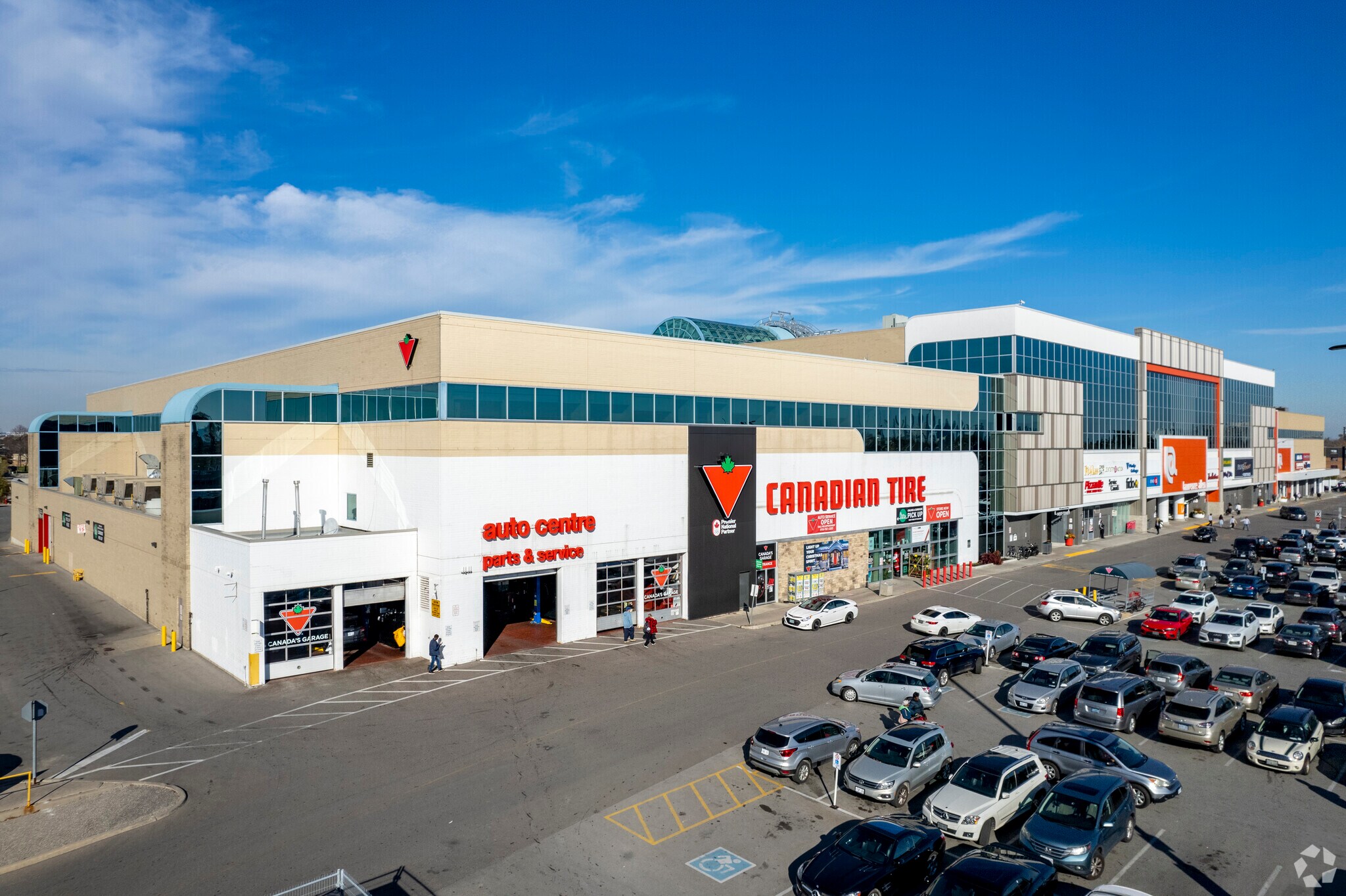 700 Lawrence Ave W, Toronto, ON à louer Photo principale– Image 1 sur 5