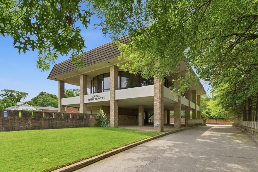 1213 Belle Haven Rd, Alexandria, VA à vendre - Photo de l’immeuble – Image 1 sur 9