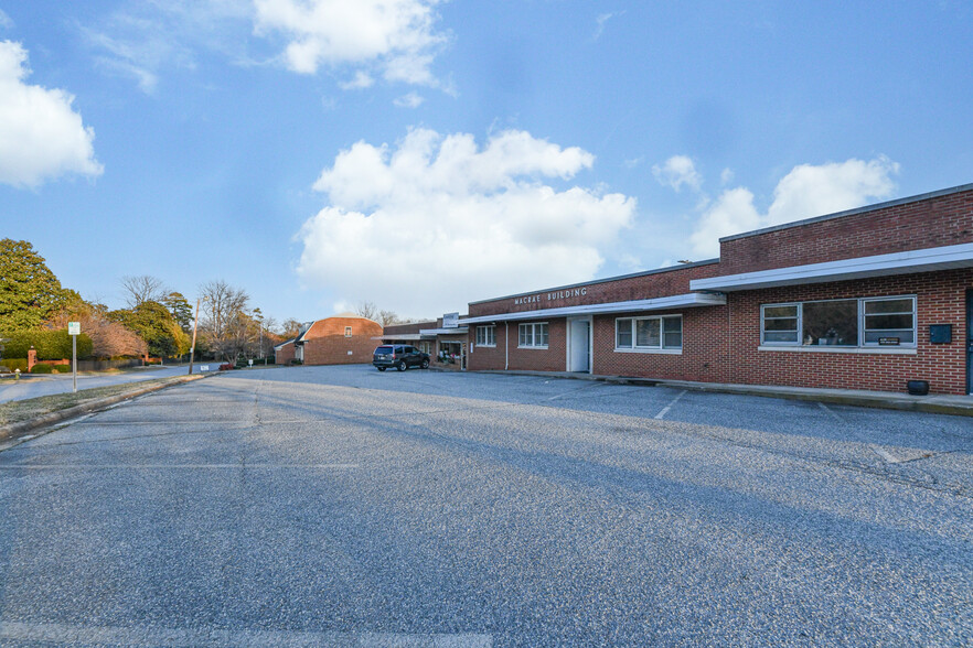 1834 Banking St, Greensboro, NC à louer - Photo de l’immeuble – Image 3 sur 23