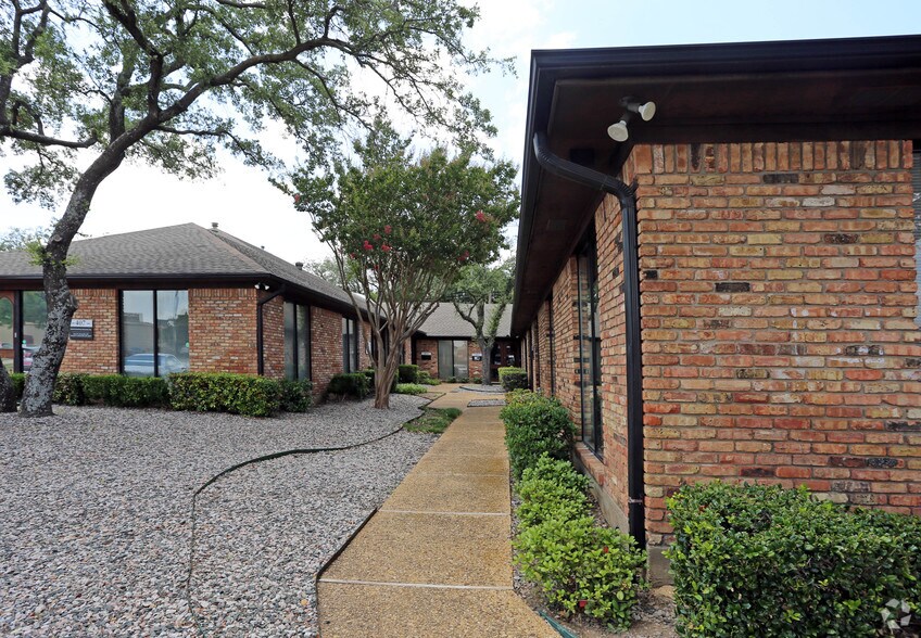 2007 N Collins Blvd, Richardson, TX à vendre - Photo de l’immeuble – Image 3 sur 22