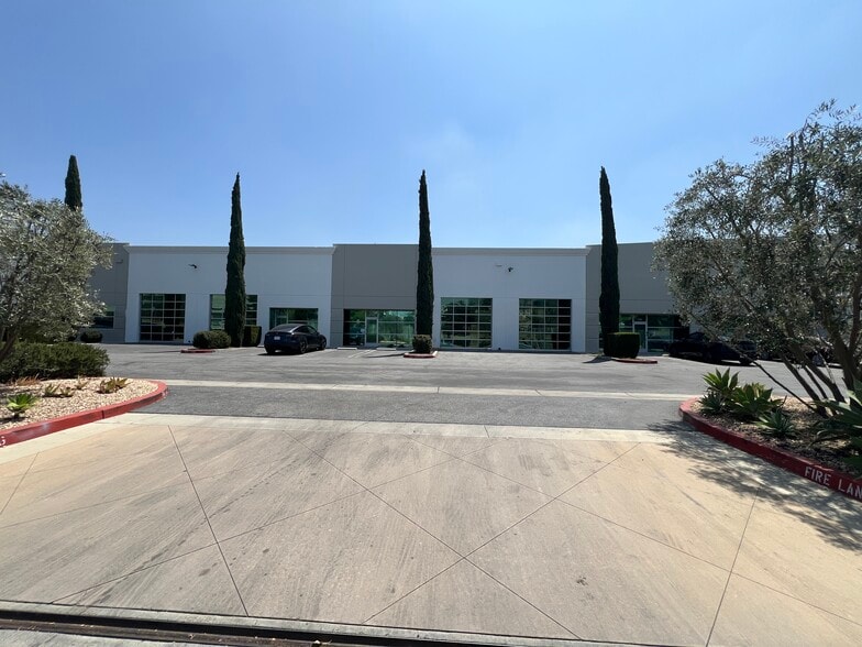 7500-7536 Tyrone Ave, Van Nuys, CA à vendre - Photo de l’immeuble – Image 2 sur 7