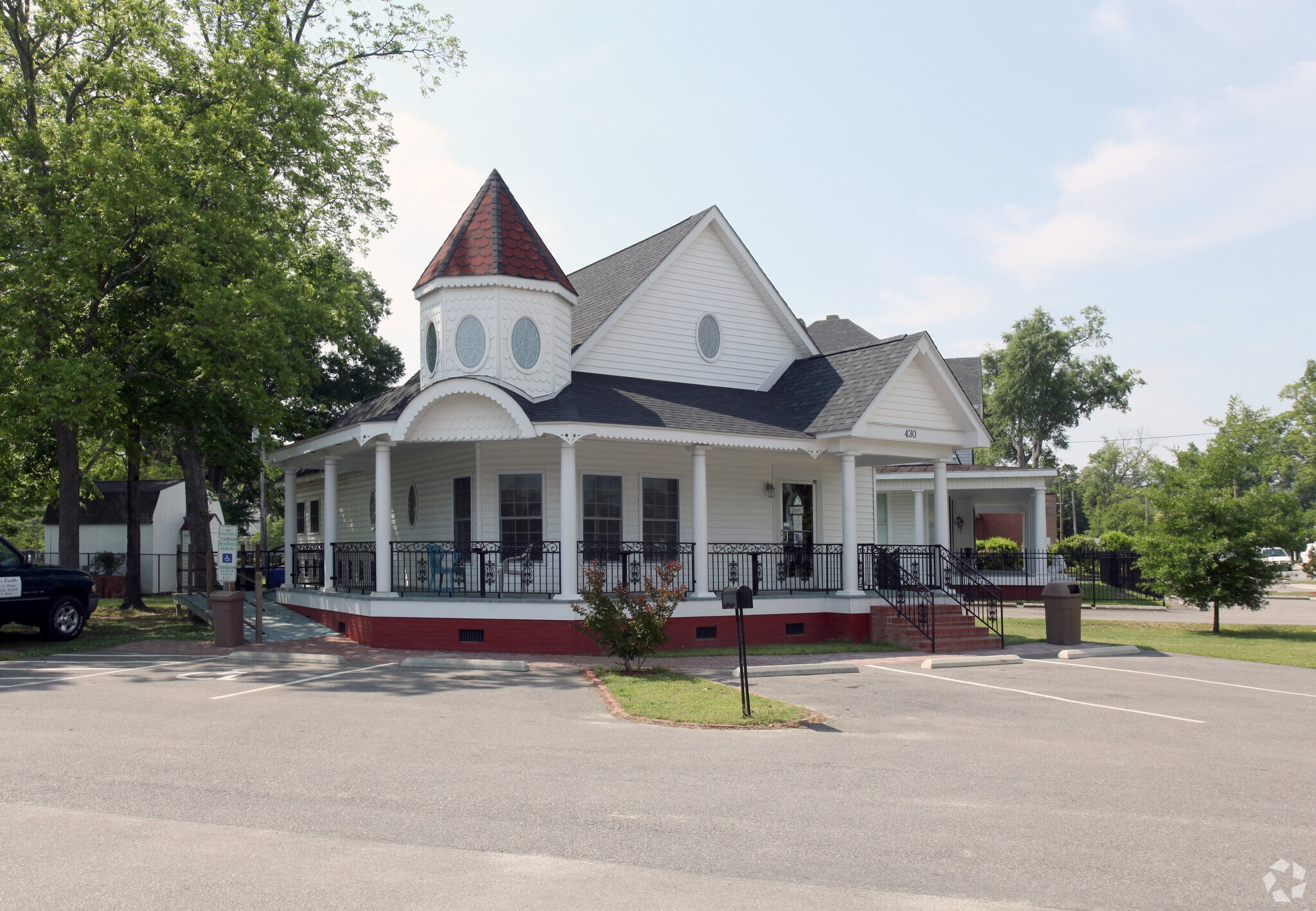 430 S Main St, Laurinburg, NC à vendre Photo principale– Image 1 sur 3