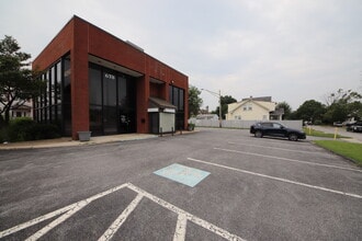678 Reisterstown Rd, Baltimore, MD à louer Photo intérieure– Image 2 sur 30
