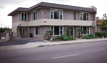 536 E Lincoln Ave, Orange, CA à louer Photo intérieure– Image 2 sur 8