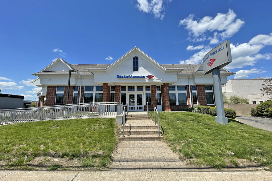 1320 Kings Highway Cutoff, Fairfield, CT à louer - Photo de l’immeuble – Image 1 sur 12