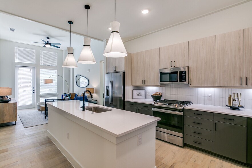 2929 Oak Lawn Ave, Dallas, TX à louer - Photo de l’immeuble – Image 2 sur 21