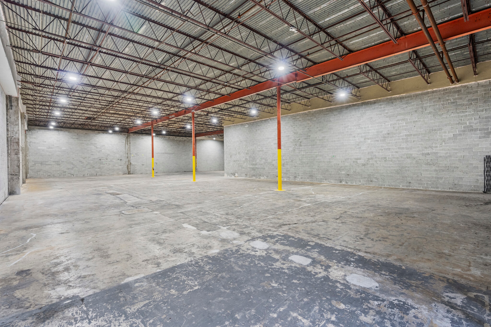 7950-7966 NW 14th St, Miami, FL à louer Photo intérieure– Image 1 sur 17